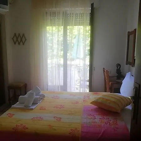 Atlantis Hotel *